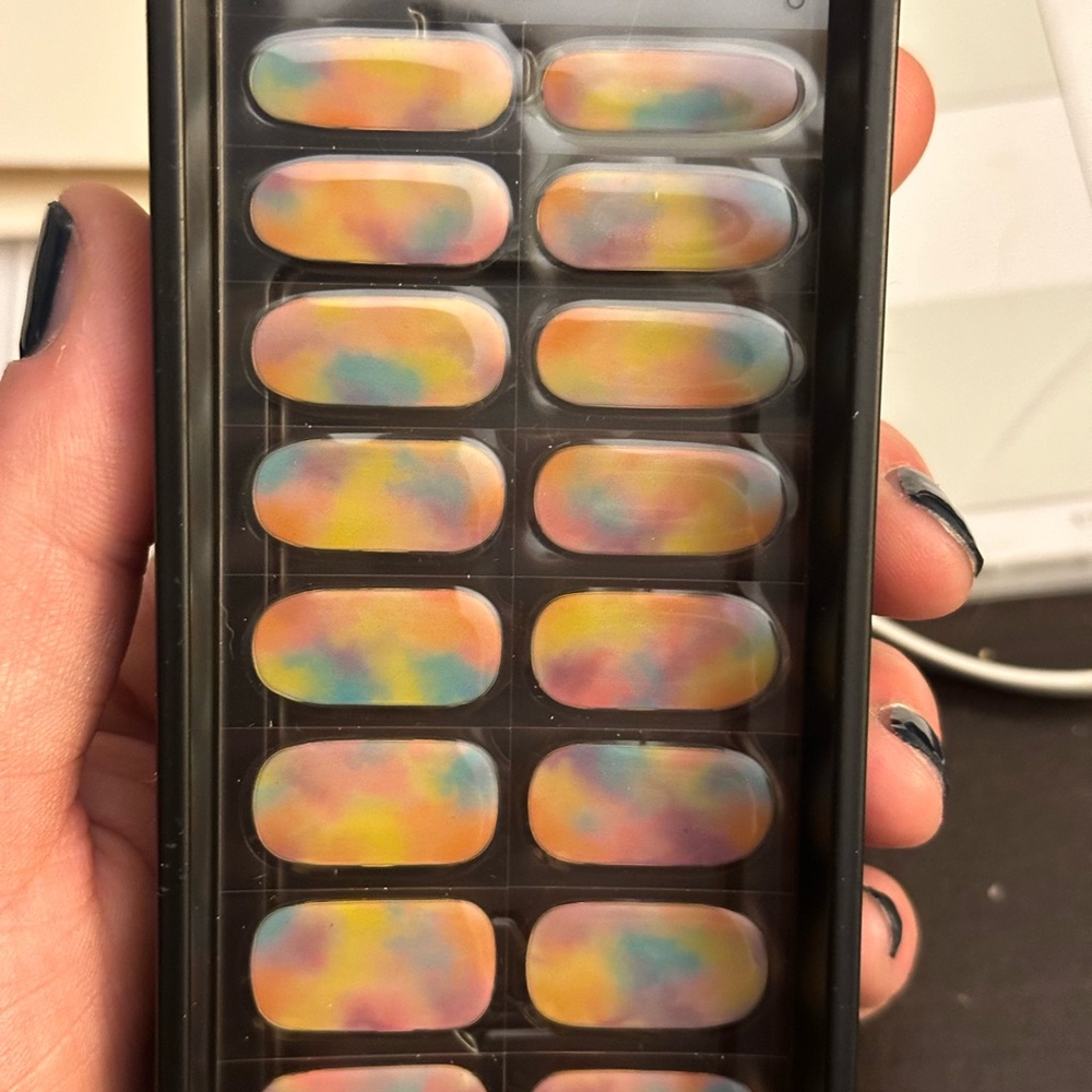 Ohora Gel Lamp and Full set of Gel Tie Dye Nails